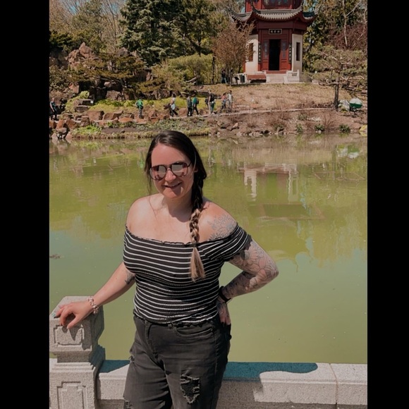 Meet your Posher, Lily - Picture 2 of 2